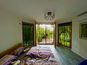 Peaceful pleasure apartment & free private parking